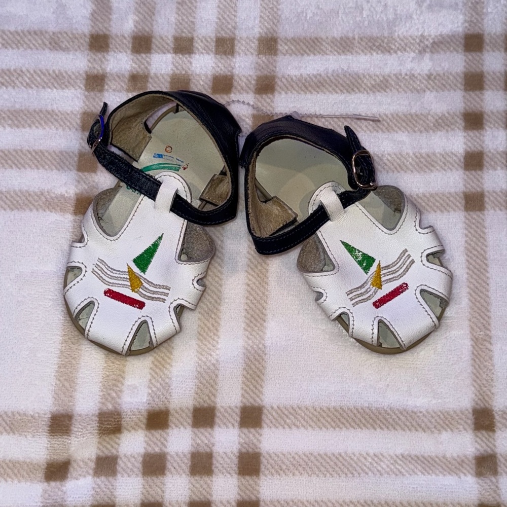 Vintage Stride Rite Sandals Size 6